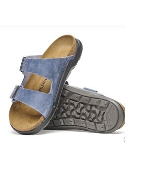 Arizona Crosstown Men
Oiled Leather-Elemental Blue 43 US 10-10.5
$145 preowned
